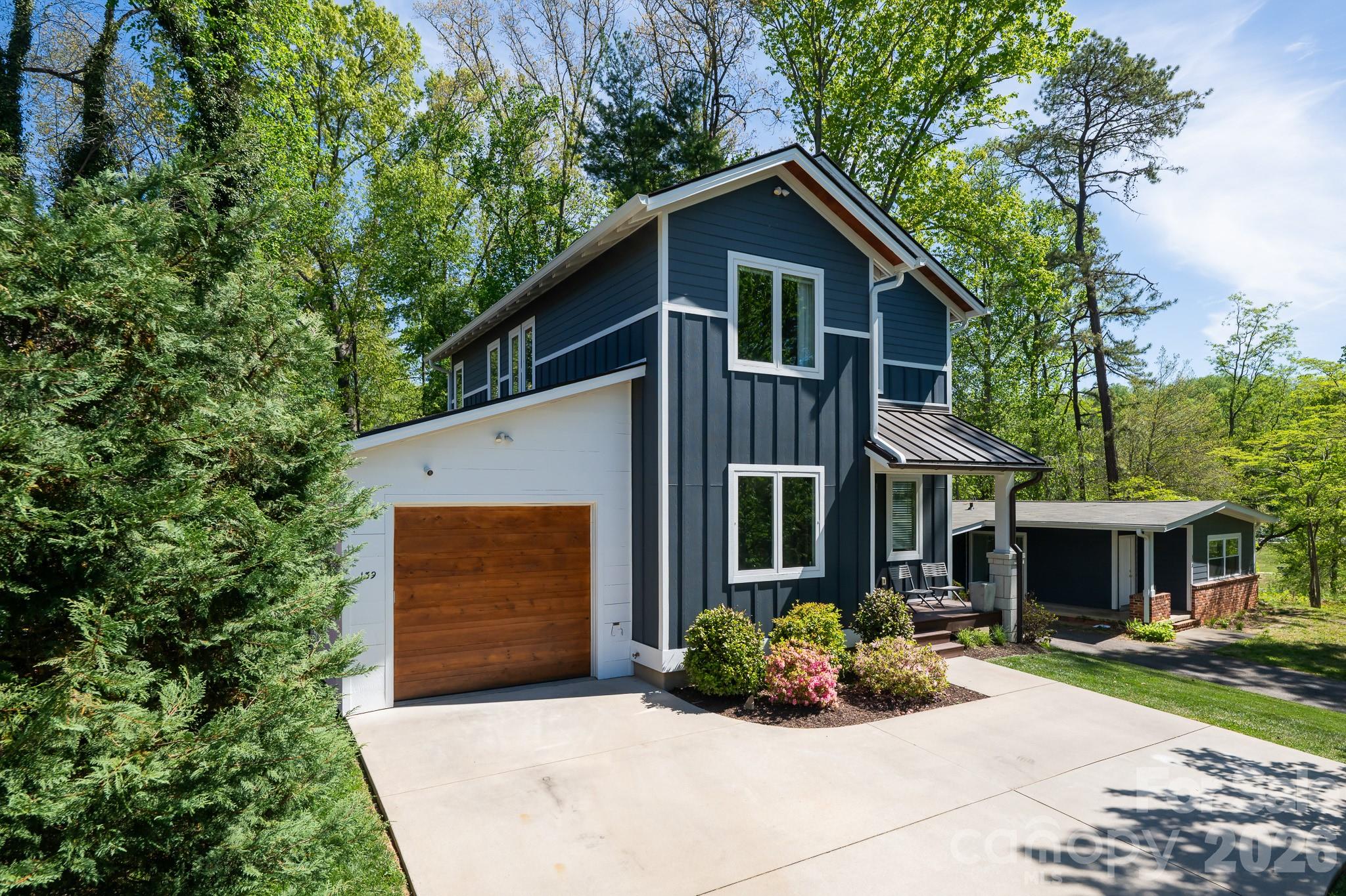 Royal Pines - Residential