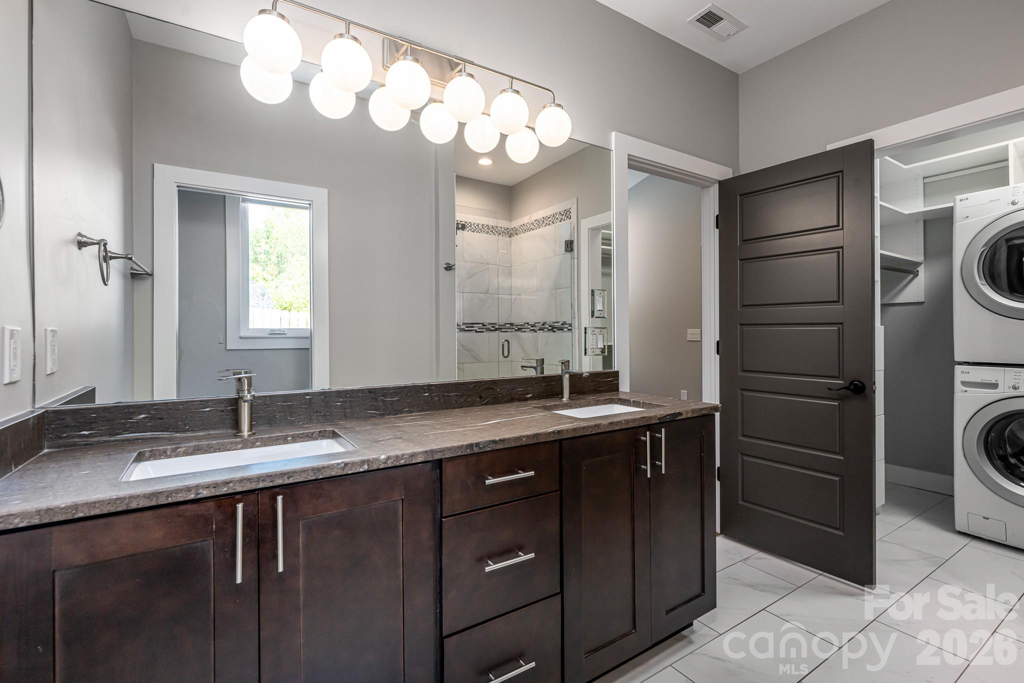 Royal Pines - Residential