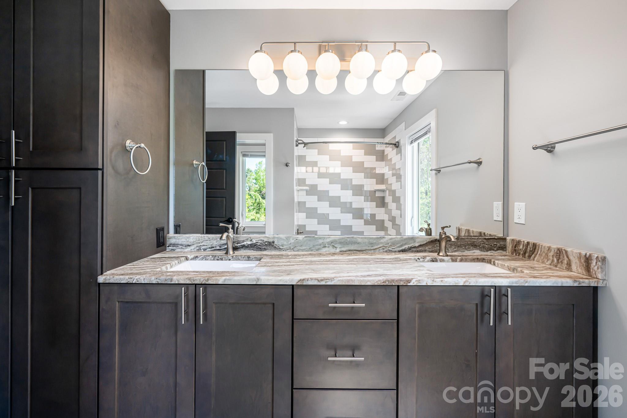 Royal Pines - Residential