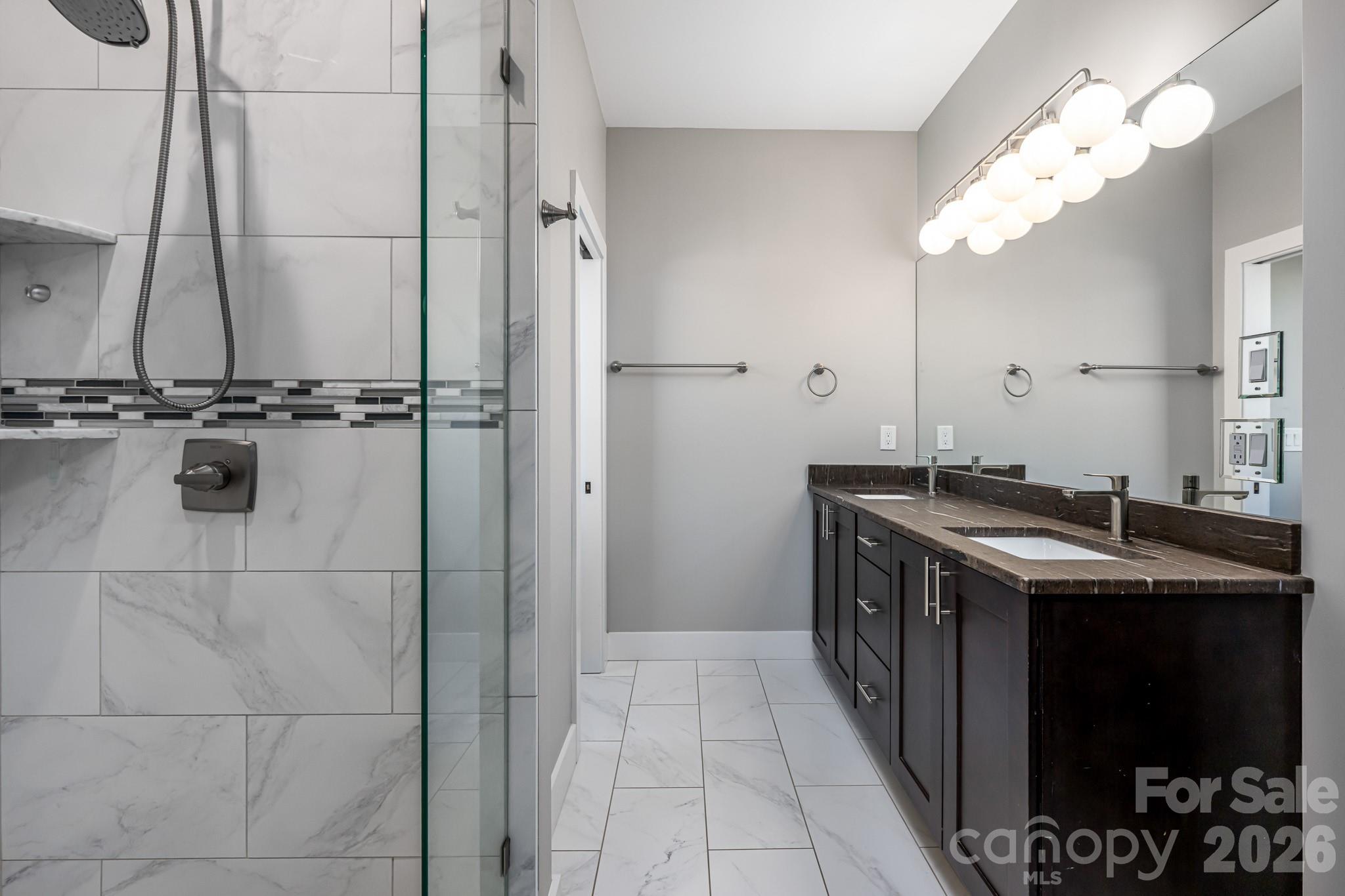 Royal Pines - Residential