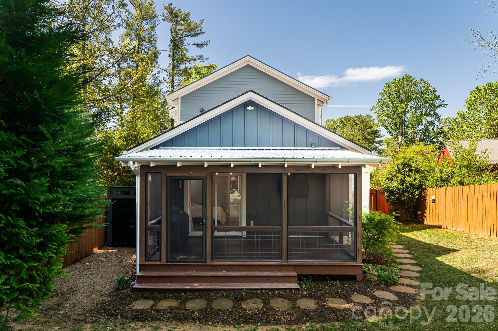 Royal Pines - Residential