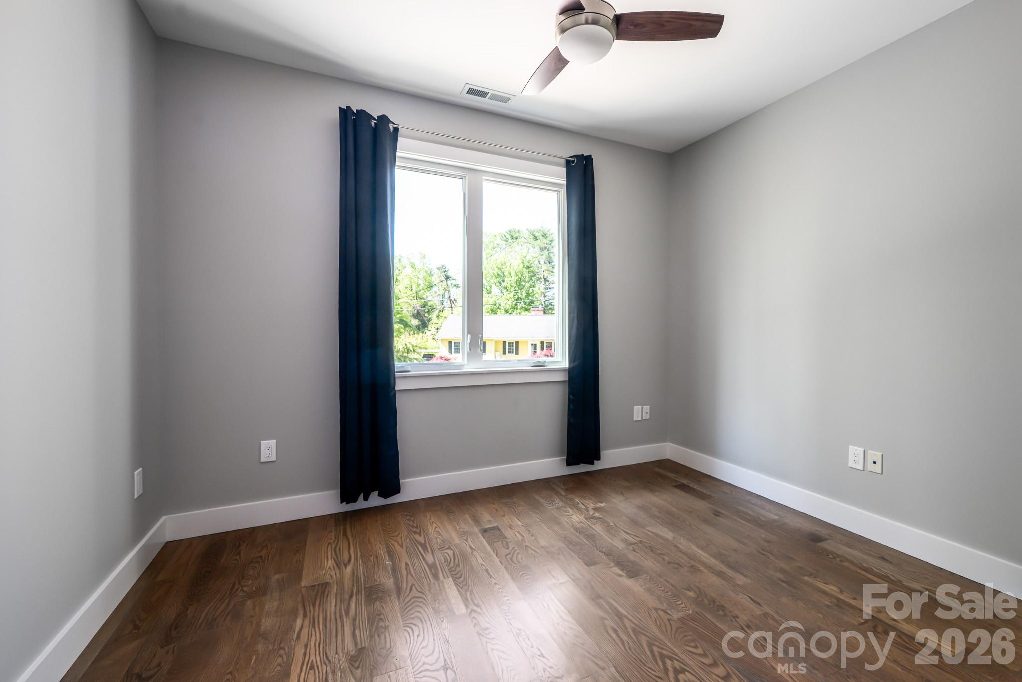 Royal Pines - Residential