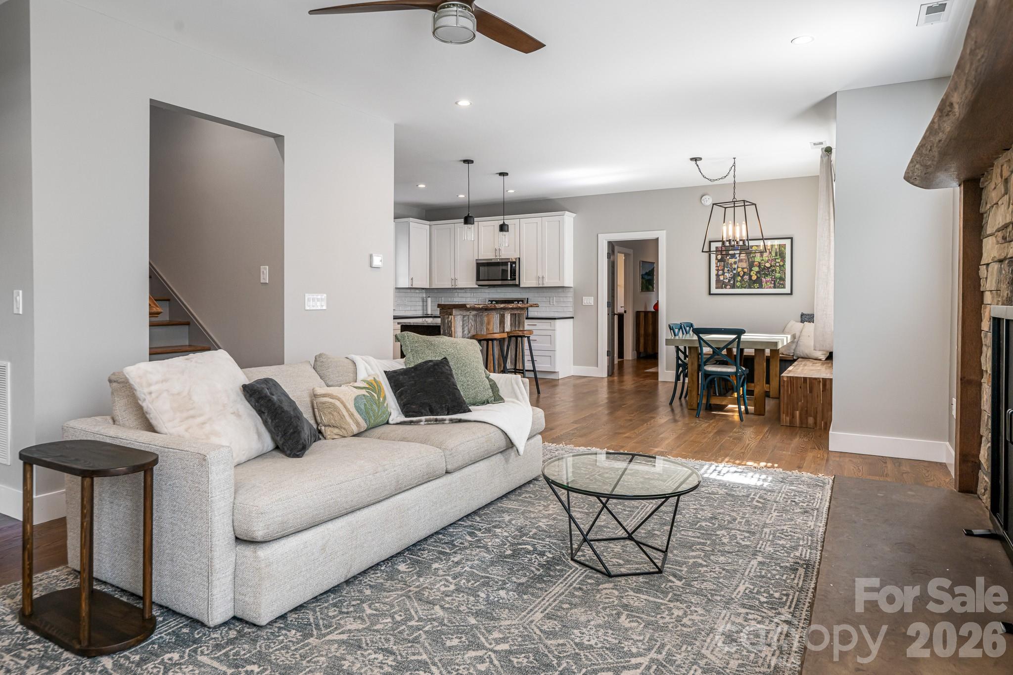 Royal Pines - Residential