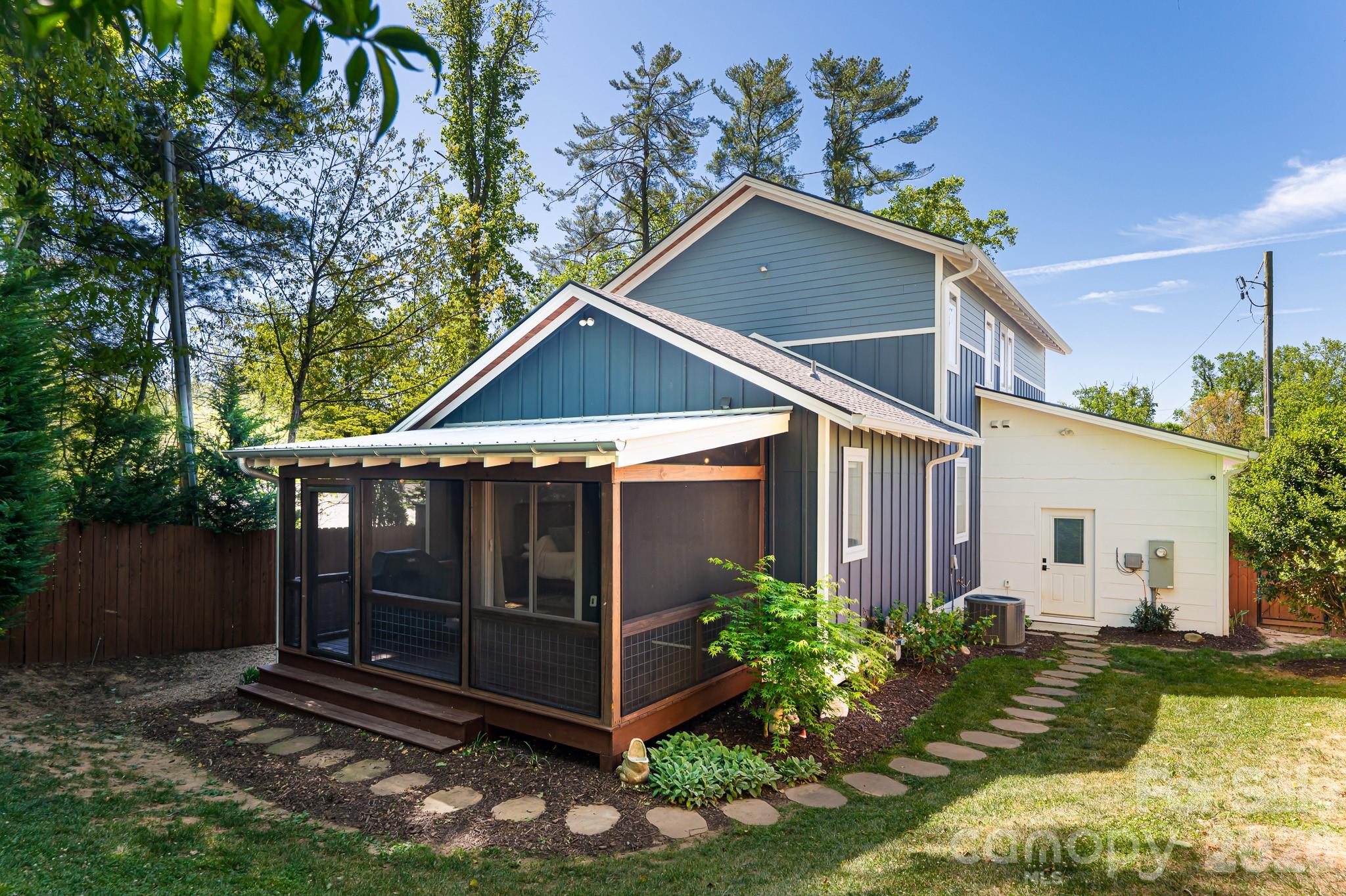 Royal Pines - Residential