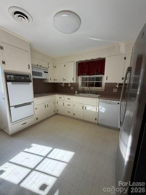 Photo of 151 25th Avenue NW, Hickory, NC 28601 (MLS # 4427478)