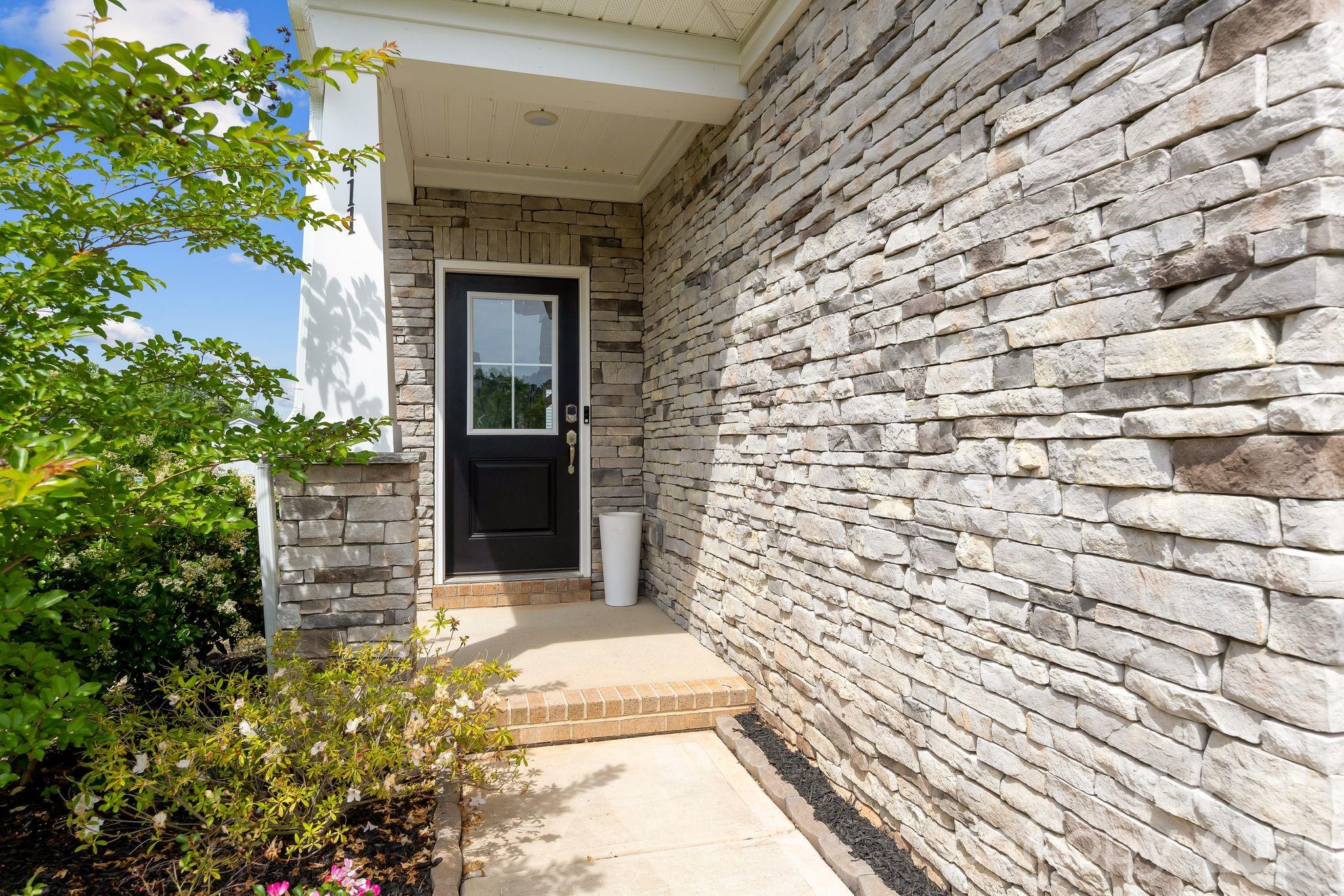 411 Hickory View Drive