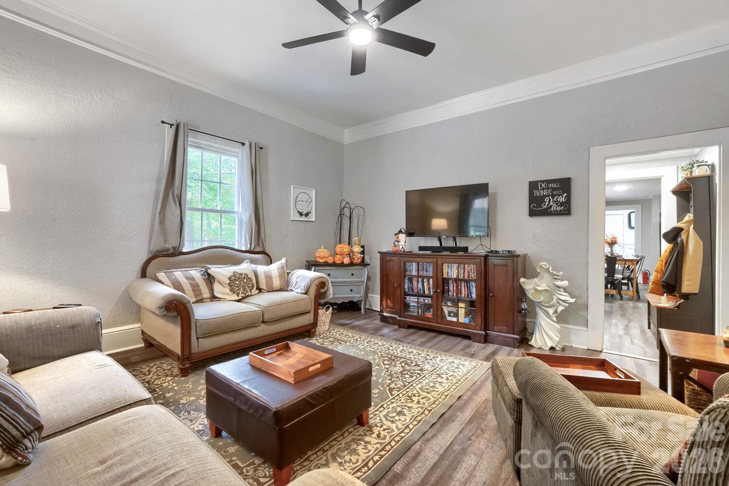 712 Baker Street