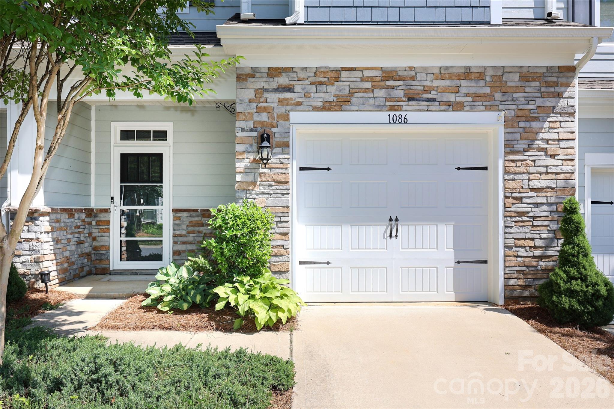 1086 Chicory Trace