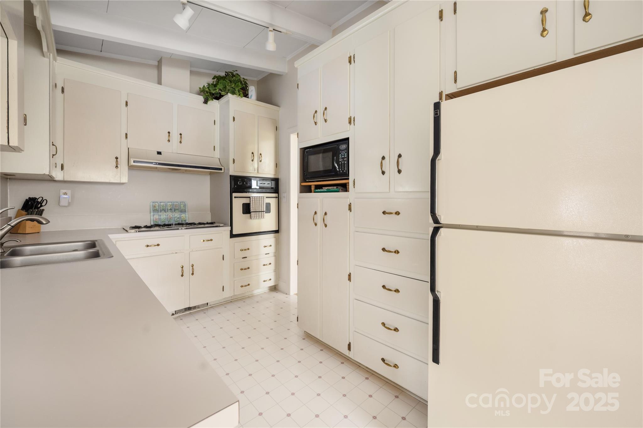 Montclaire - Residential