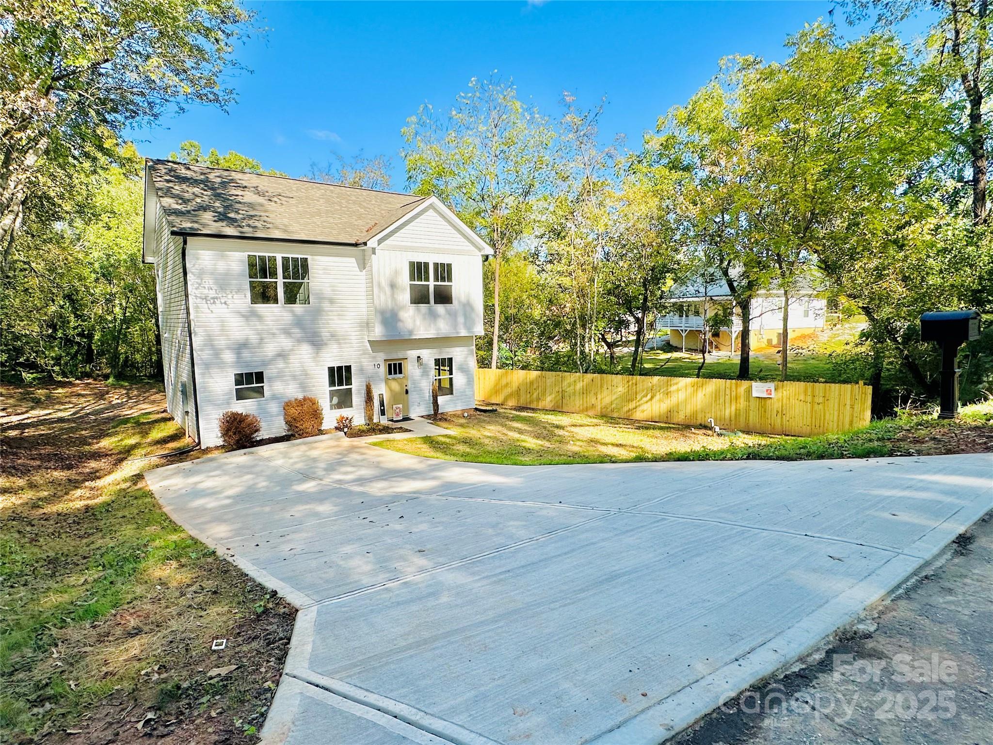 10 PINE CONE Lane