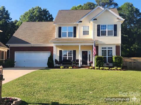 Photo of 2938 Huckleberry Hill Drive, Fort Mill, SC 29715 (MLS # 4367146)