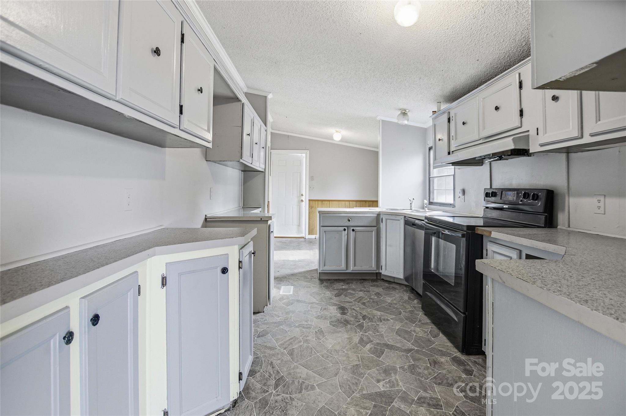 218 Arizona Place NW