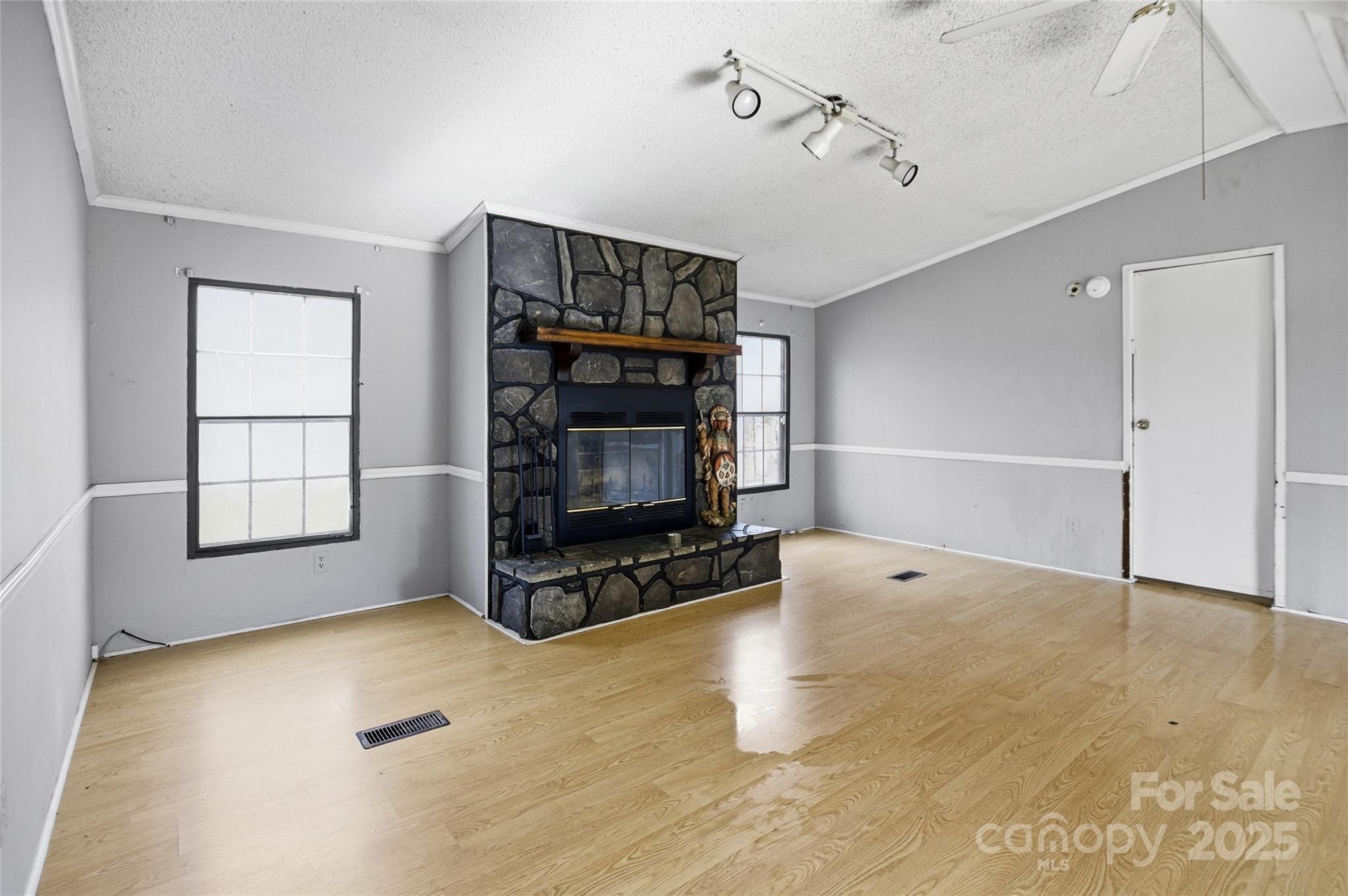 218 Arizona Place NW