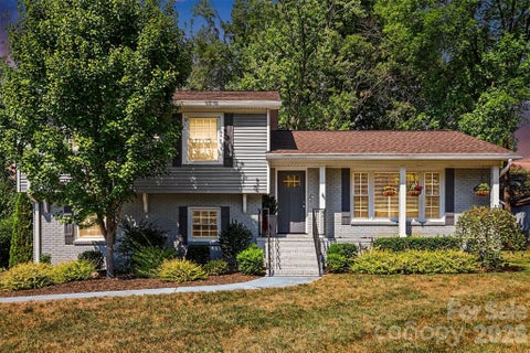 Photo of 5621 Alanhurst Place, Charlotte, NC 28217 (MLS # 4424544)