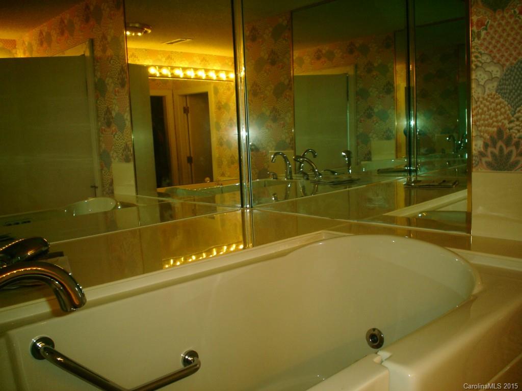 Lake Club - Residential