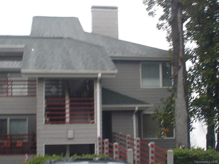 The most gorgeous view of Lake Wylie! A screened in porch off the master, a covered porch off the family room. Lovely hardwood floors. Formal dining could be made into a bedroom. Large kitchen for entertaining. Loft with a full bath could be another BR. Master bath has a new step in enclosed tub. You will love coming home to this breathtaking view every day!