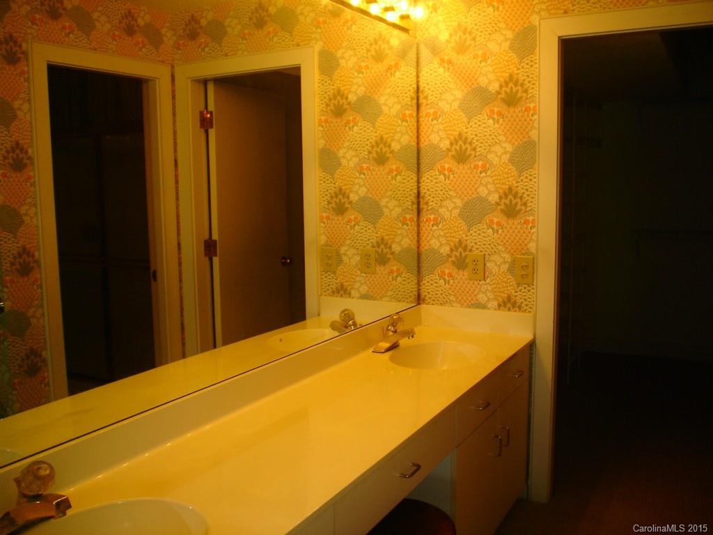 Lake Club - Residential