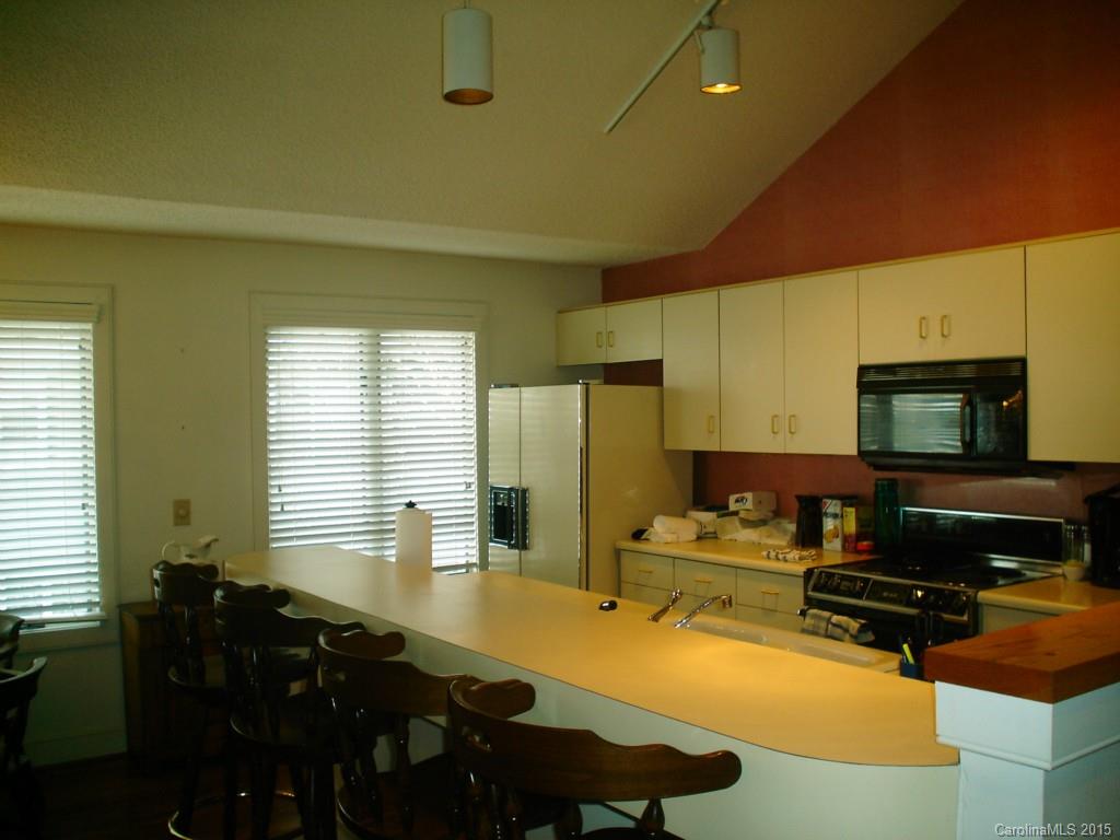 Lake Club - Residential