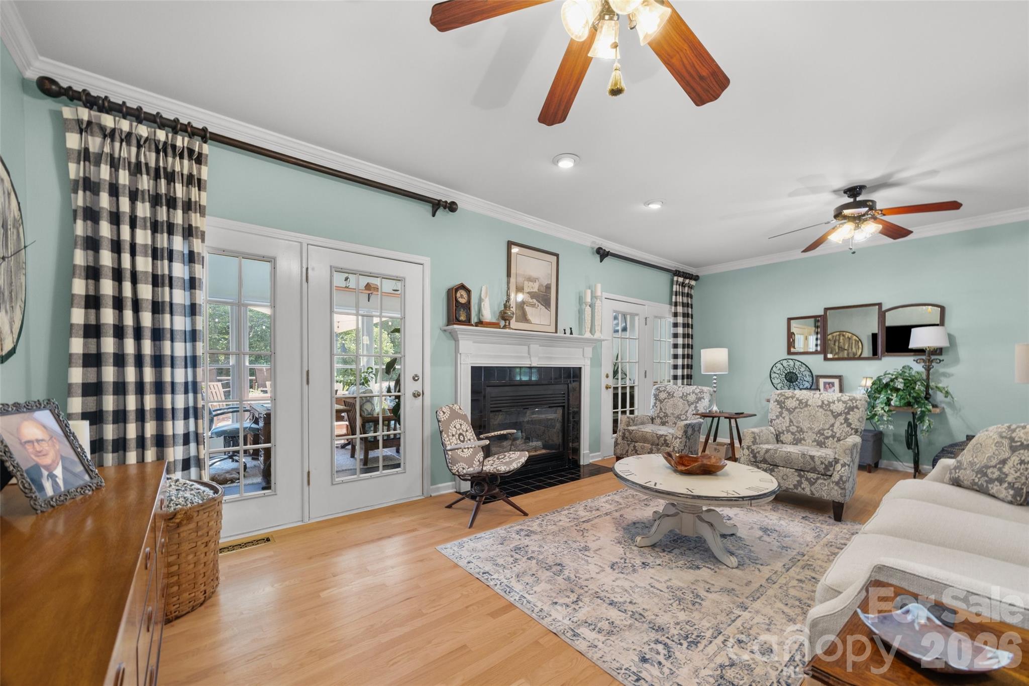 2255 Drawbridge Court