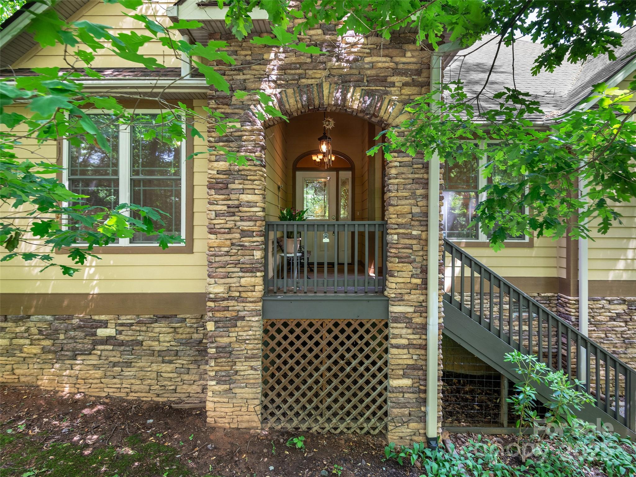 4 Alsatian Lane