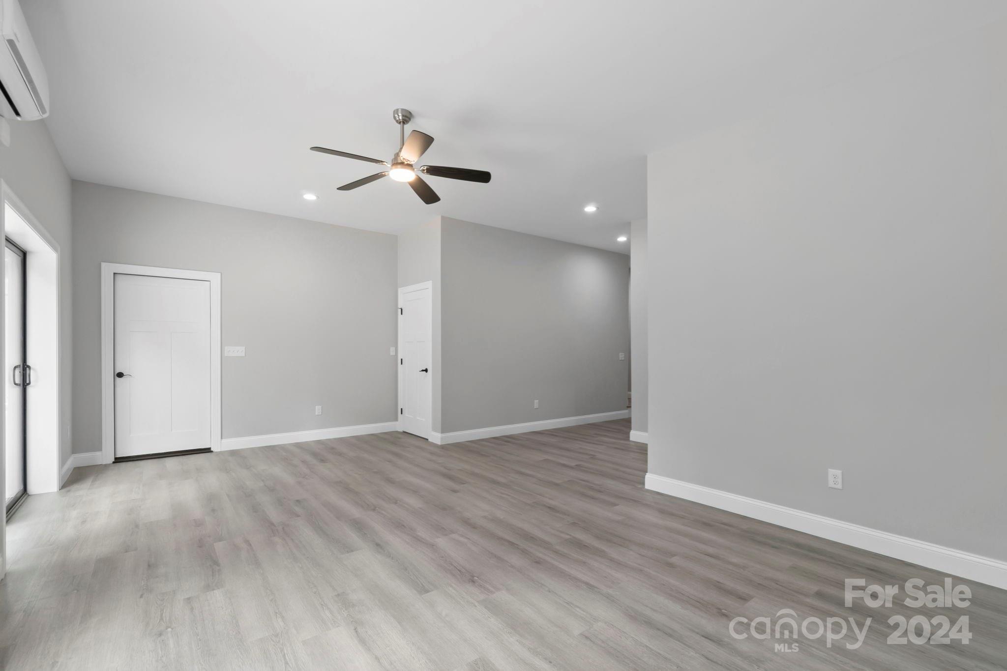 The Waterfront Club - Residential