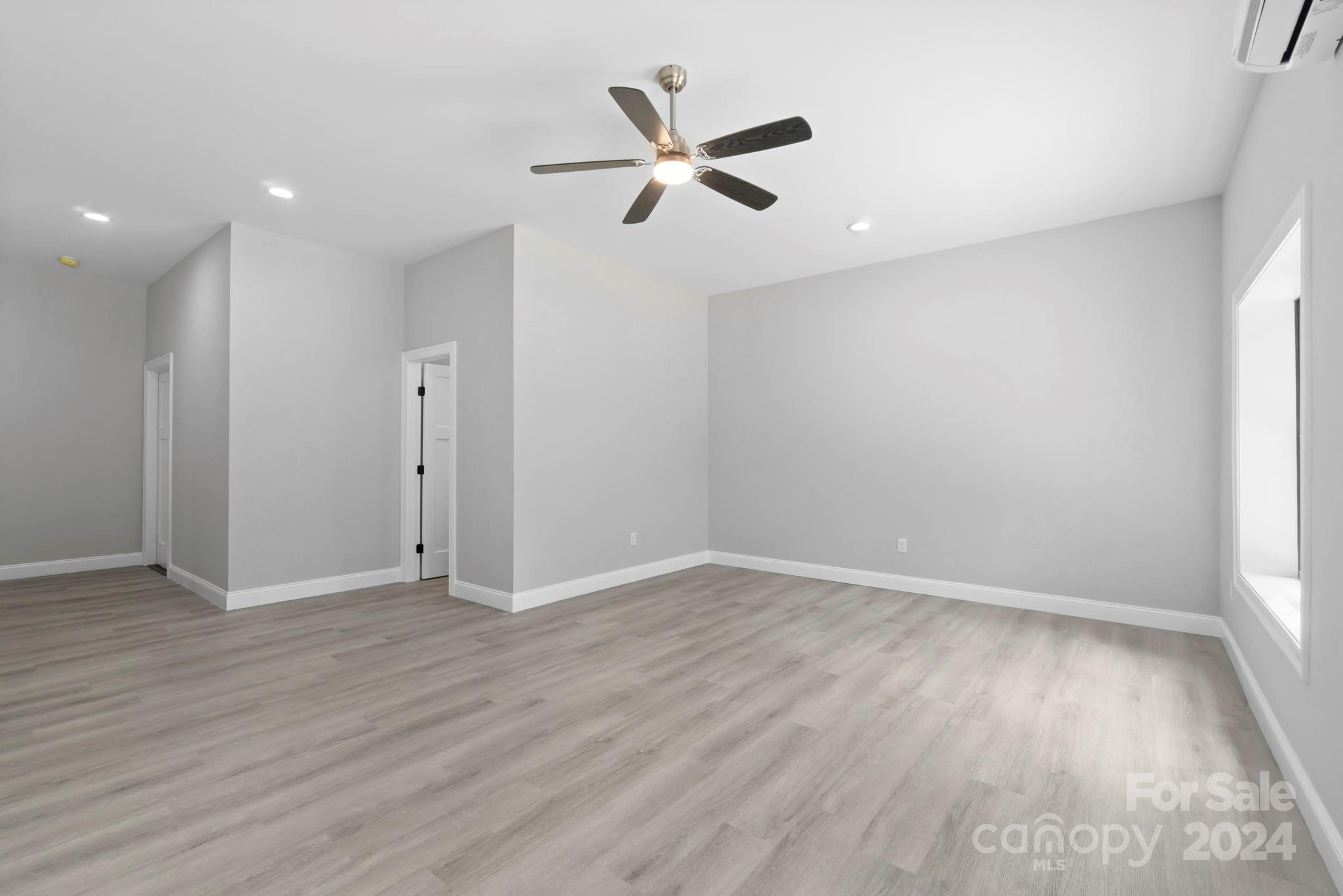 The Waterfront Club - Residential