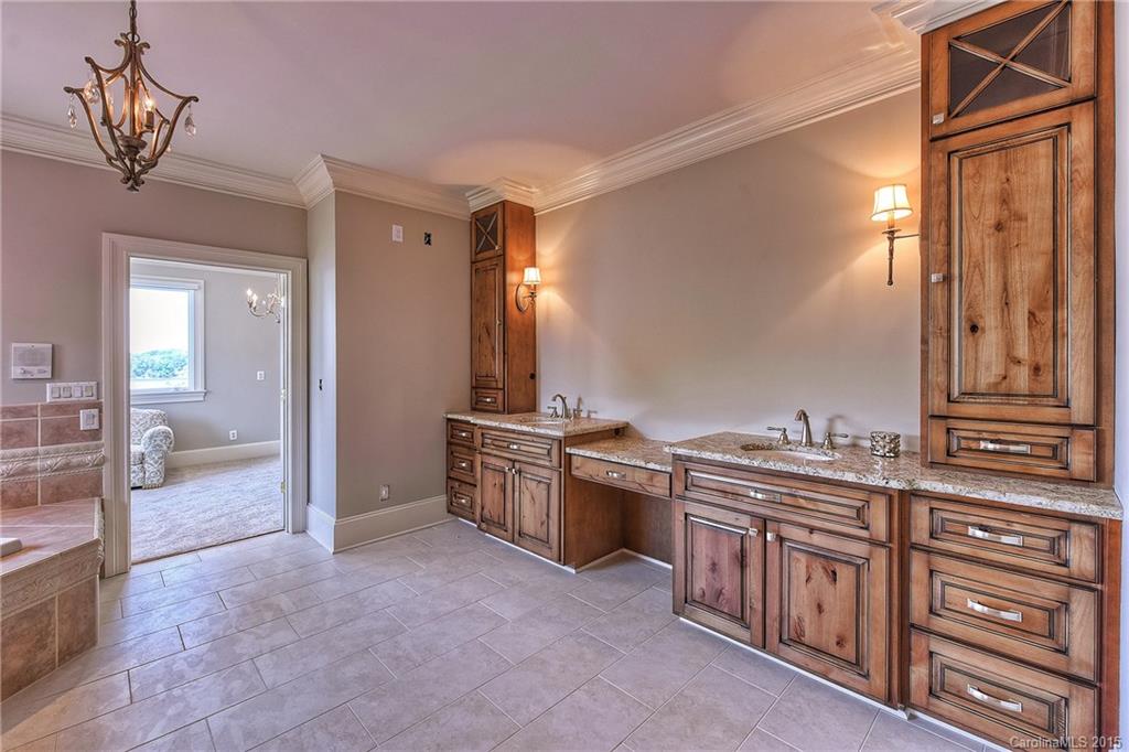 The Peninsula - Residential