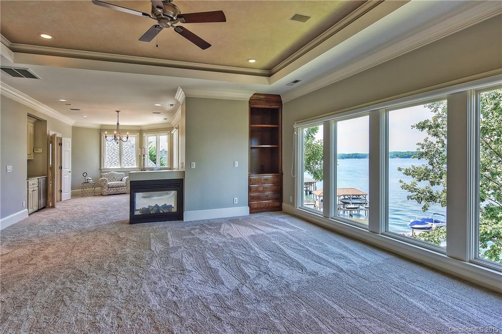 The Peninsula - Residential