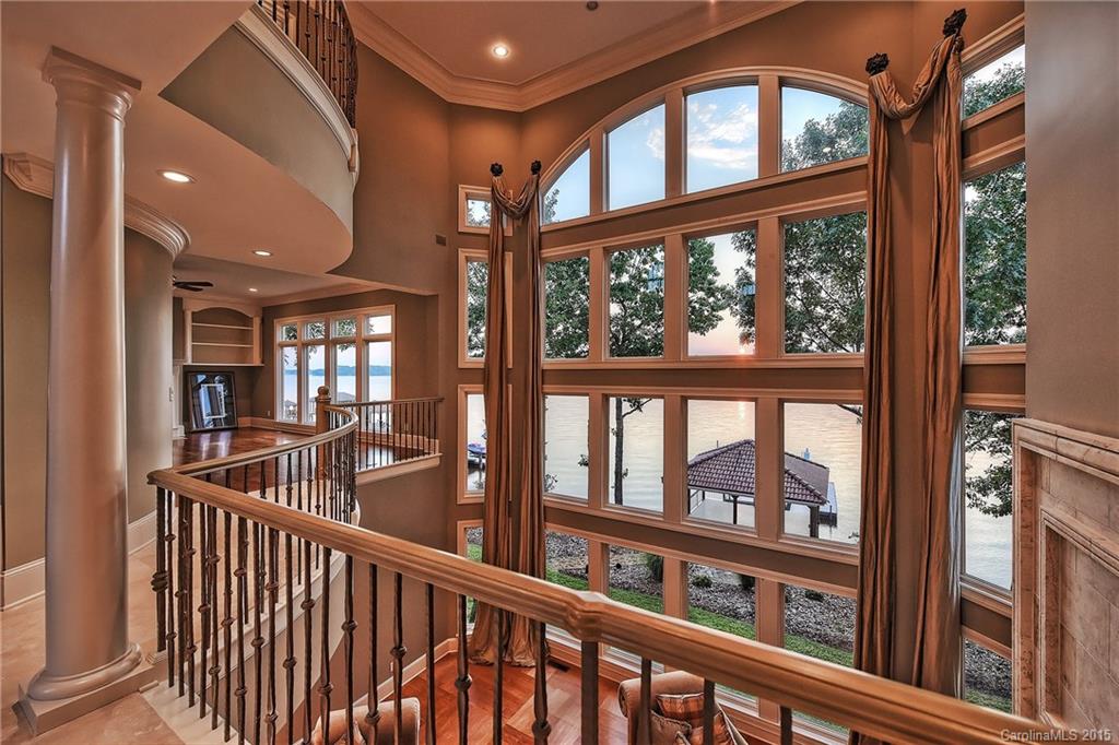 The Peninsula - Residential