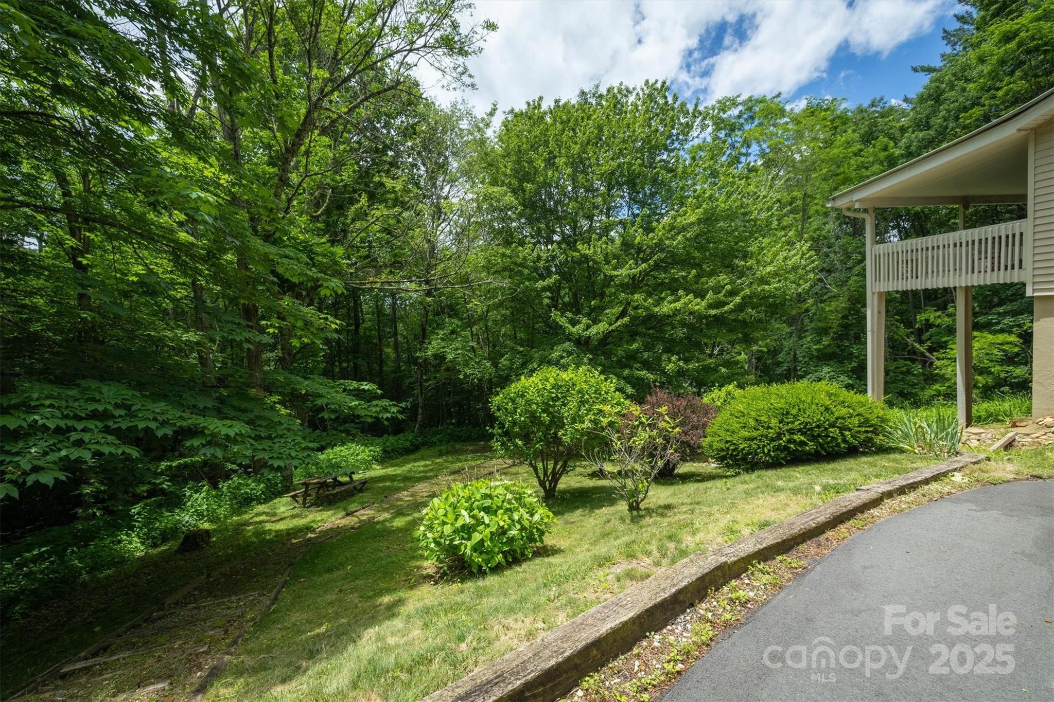 665 Will Robbins Lane