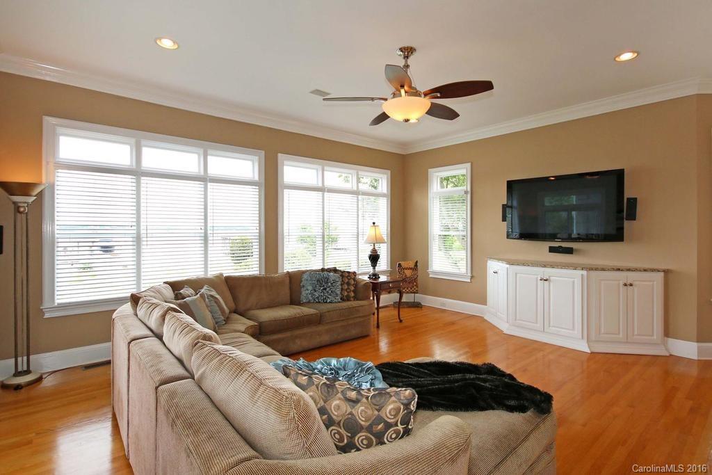 Cowans Ford Country Club - Residential