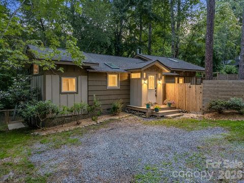 Photo of 701 Azalea Avenue, Black Mountain, NC 28711 (MLS # 4384866)