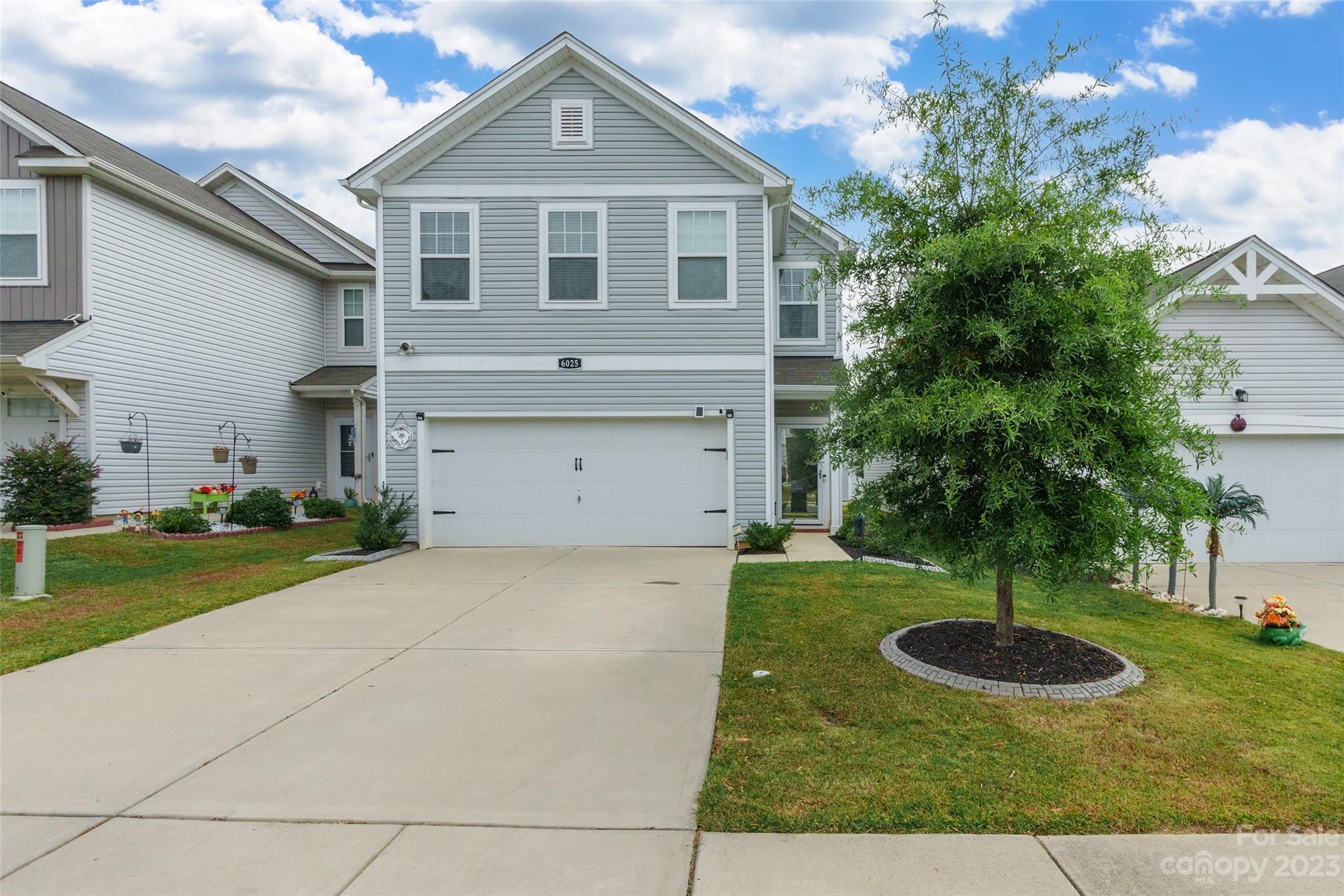 Newport Lakes - Residential