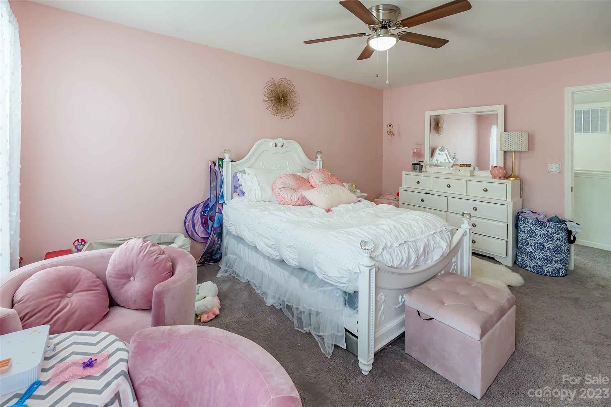 Newport Lakes - Residential