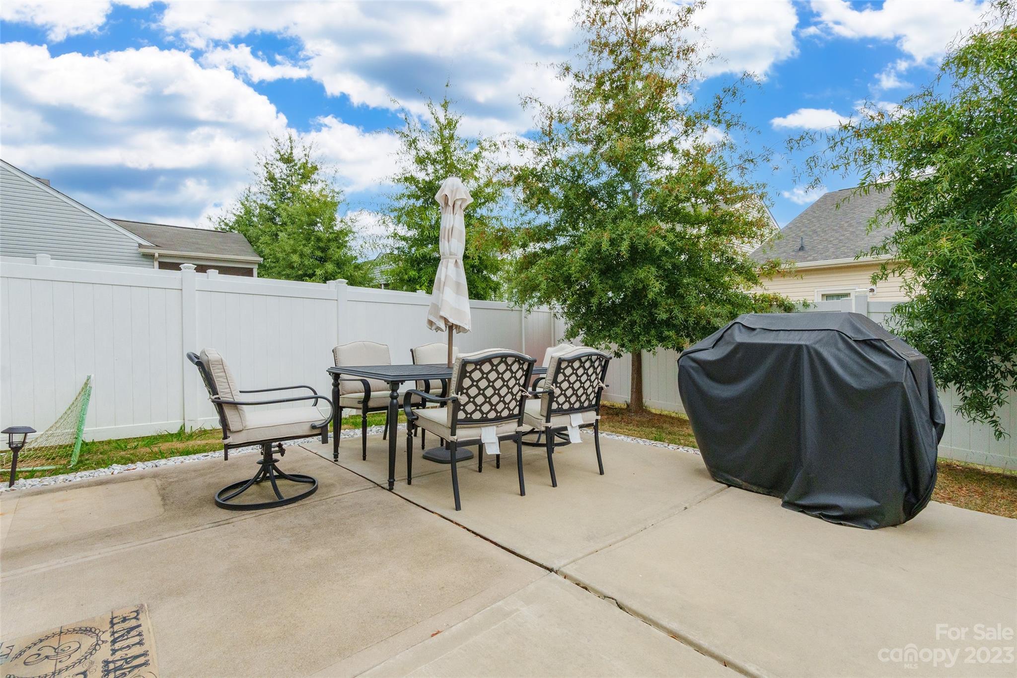 Newport Lakes - Residential