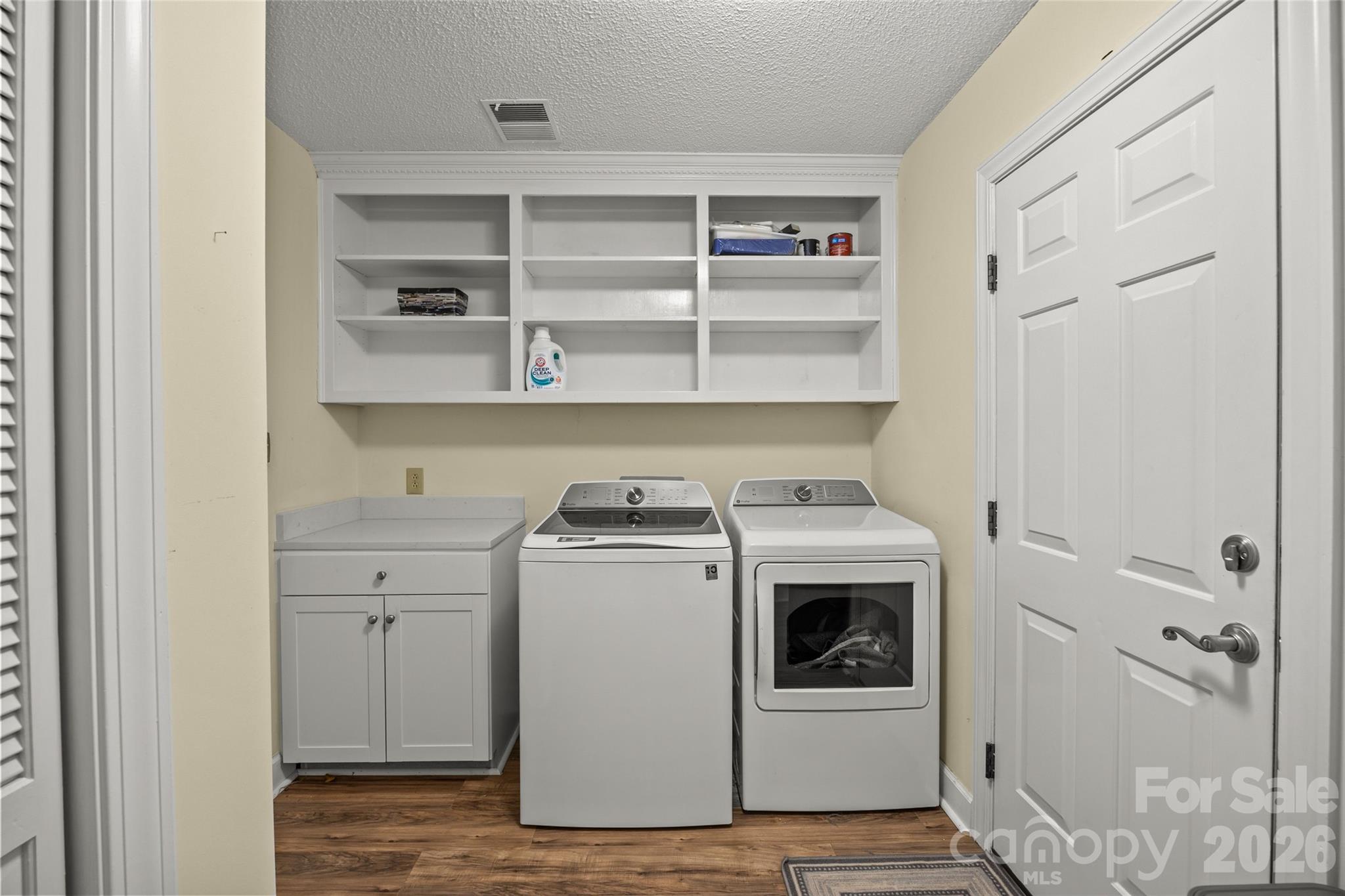 Colony Oaks - Residential