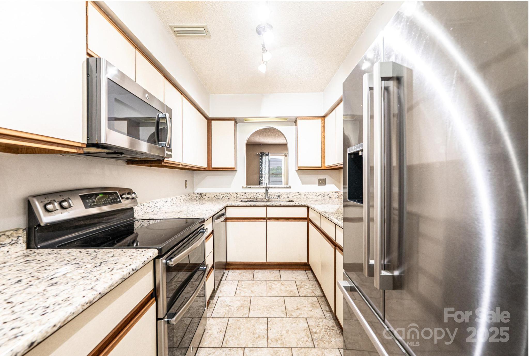 Colony Square - Residential