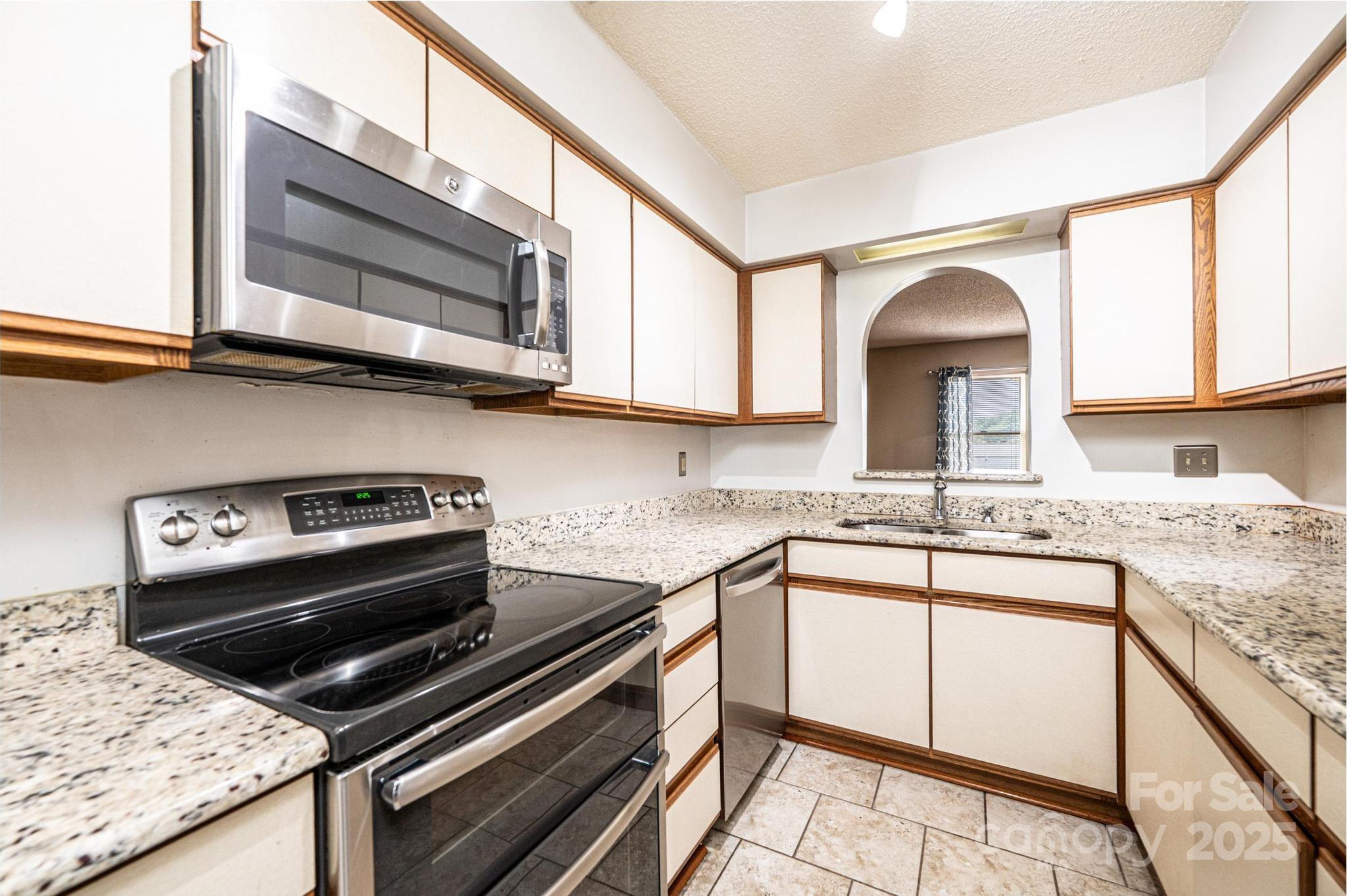 Colony Square - Residential