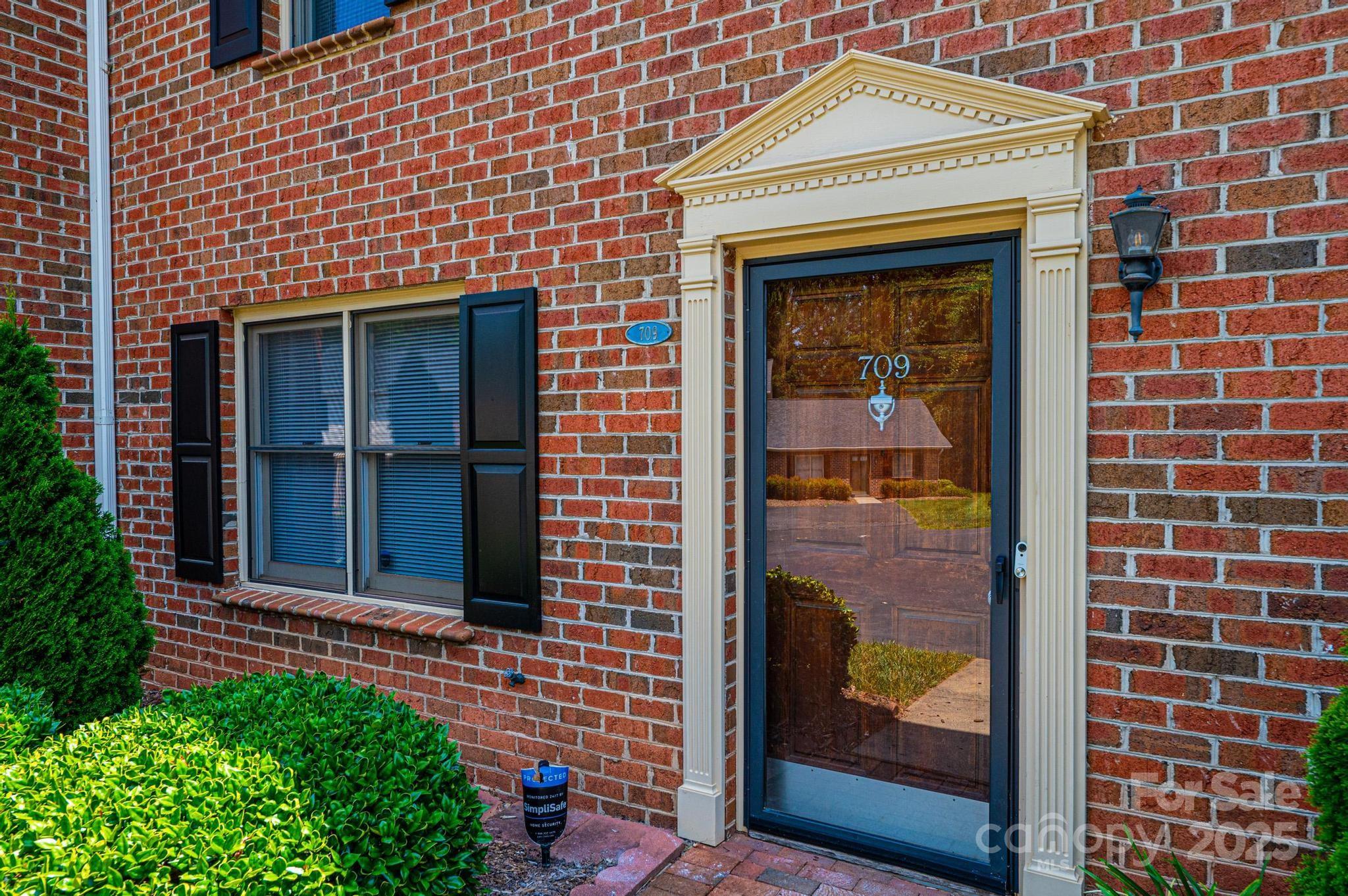 Colony Square - Residential