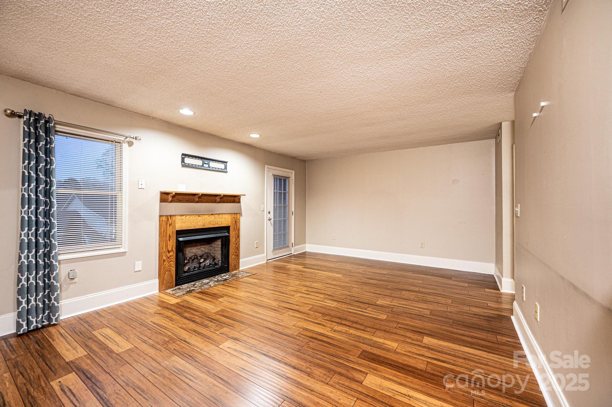 Colony Square - Residential