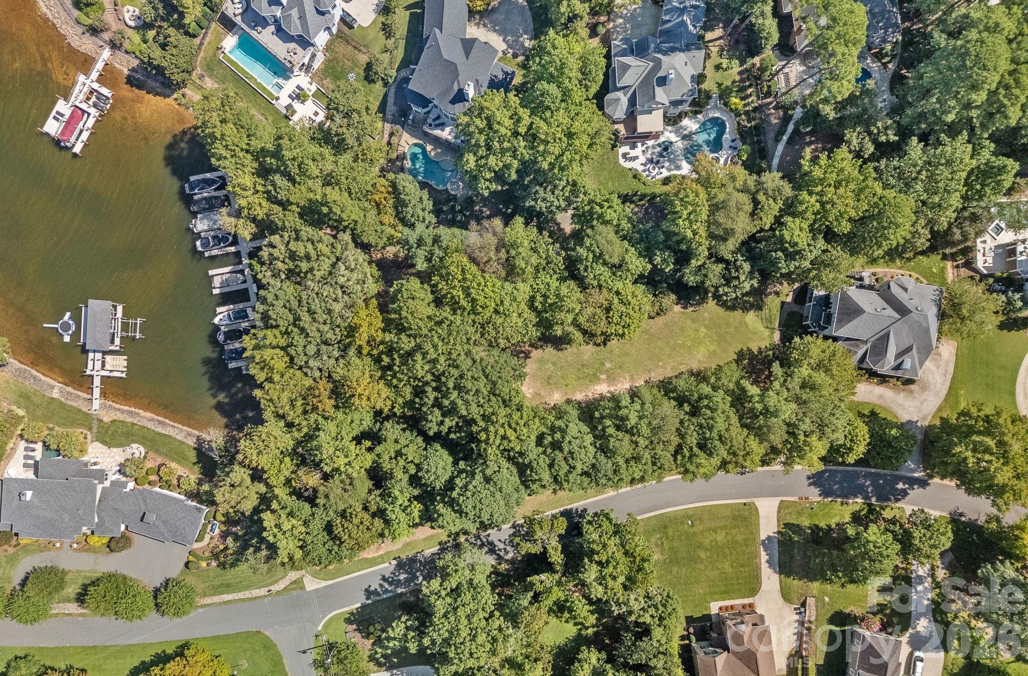 The Peninsula - Residential