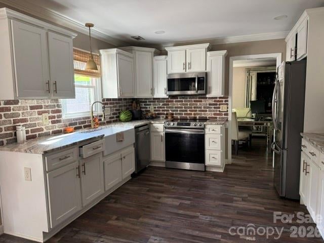 3709 Stoneglen Path