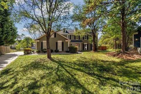 Photo of 3709 Stoneglen Path, Charlotte, NC 28269 (MLS # 4419830)