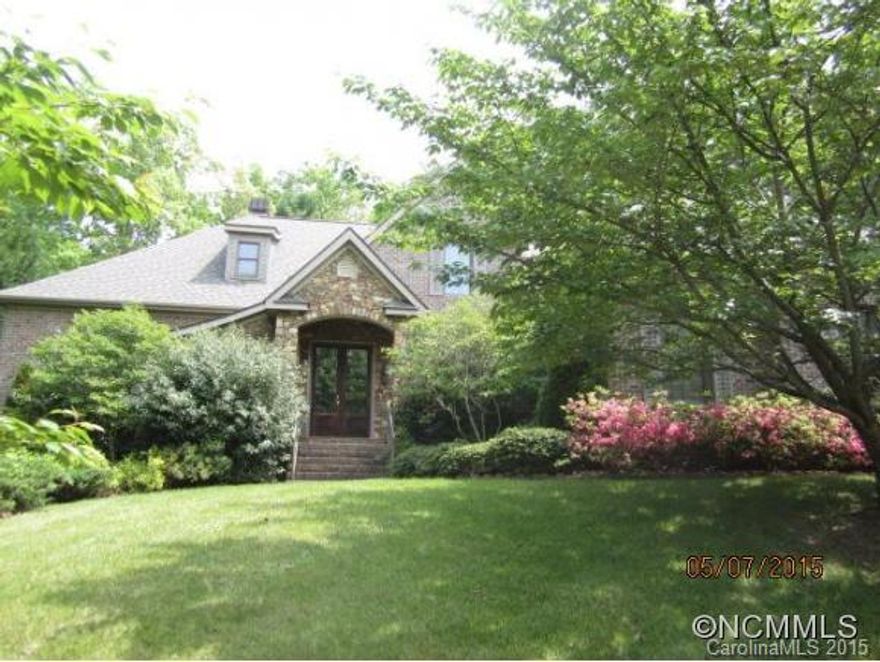 Offers must be submitted to the Listing Agent. Contact listing agent for property details. After offer submission, it may take up to 7 calendar days for offer decision. Communication will be sent to buyers with results & next steps for the accepted offer. Bank of America, N.A. associates, household members and business partners are prohibited from purchasing REO properties, either owned or serviced by the Bank, whether directly or indirectly