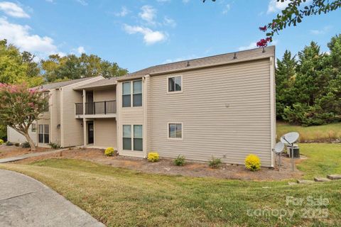 Photo of 11001 Running Ridge Road, Charlotte, NC 28226 (MLS # 4304011)