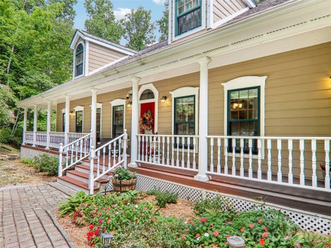 Photo of 16 Hobe Crest, Hendersonville, NC 28792 (MLS # 4420313)