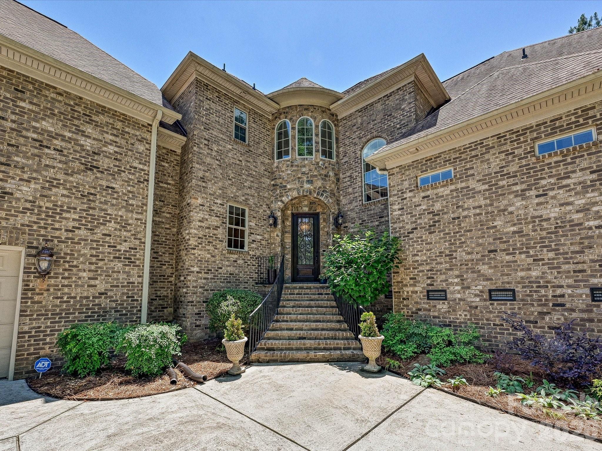 275 Palm Cove Way