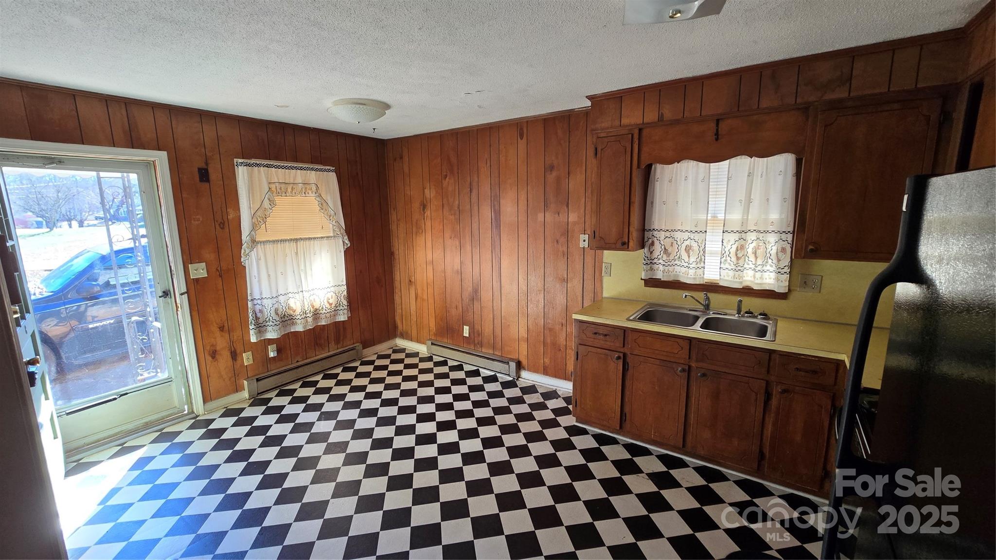 509 California Circle