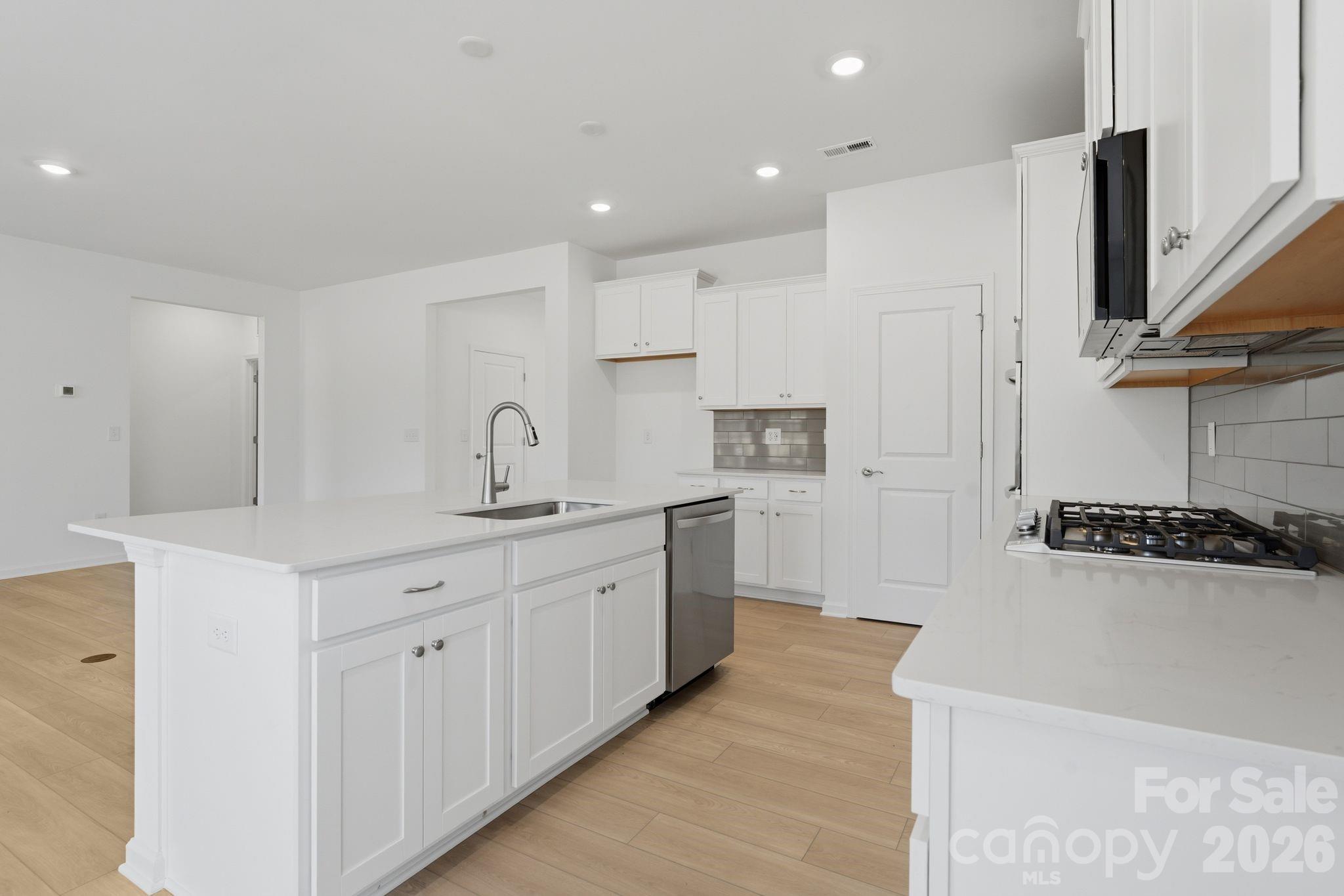 Roselyn - Residential