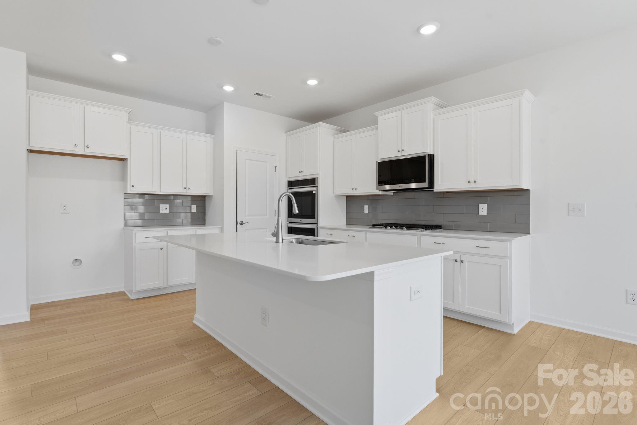 Roselyn - Residential